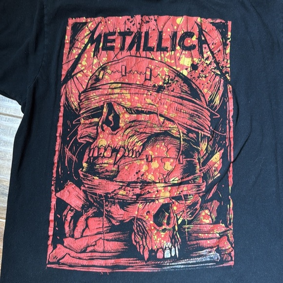 Metallica Graphic Skull Band Tee - Picture 6 of 6